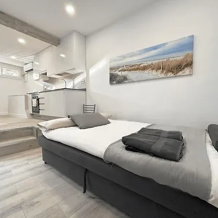 Modern Apartment In Madrid-3